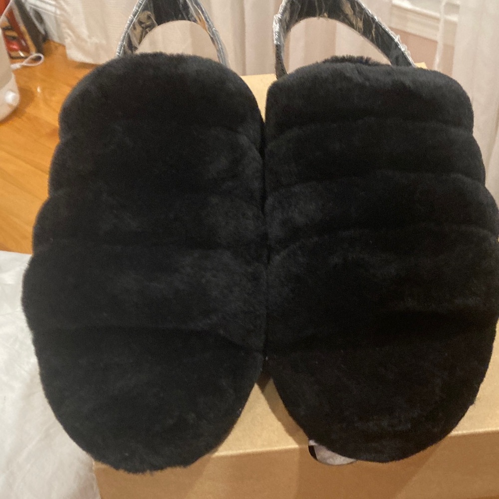 UGG Black Fluffy Women's Slippers